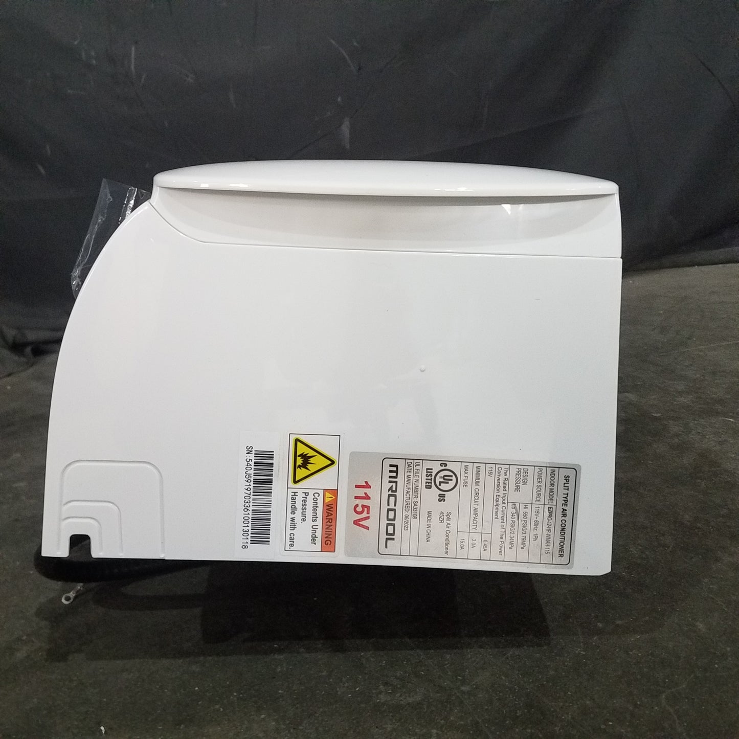 (Scratch/Ding)  $869 MRCOOL EZ-PRO 12,000 BTU 18 SEER Ductless Heat Pump Split System - 115V