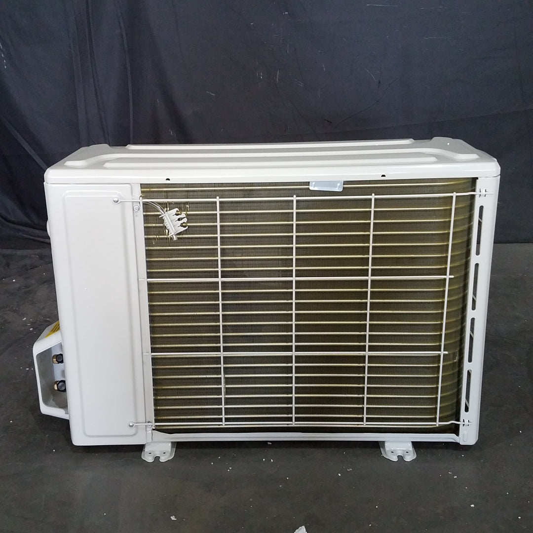 (Scratch/Ding)  MRCOOL Advantage 9,000 BTU 230v 19 SEER Ductless Mini Split Air Conditioner and Heat Pump - 115V