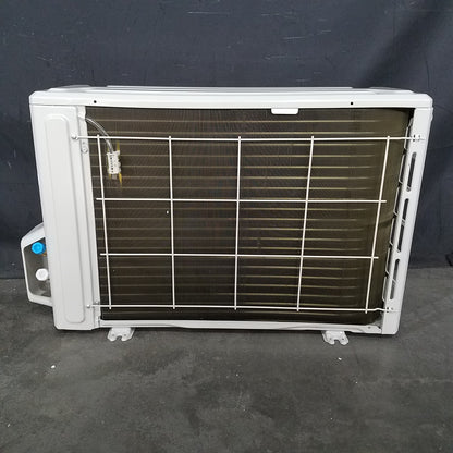(Scratch/Ding)  $869 MRCOOL EZ-PRO 12,000 BTU 18 SEER Ductless Heat Pump Split System - 115V