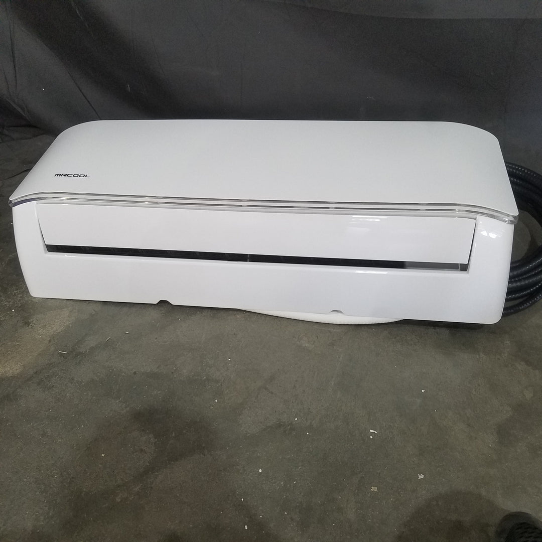 MRCOOL DIY 12k Complete Split System Heat Pump + AC with 25ft line set SCRATCH &amp; DENT