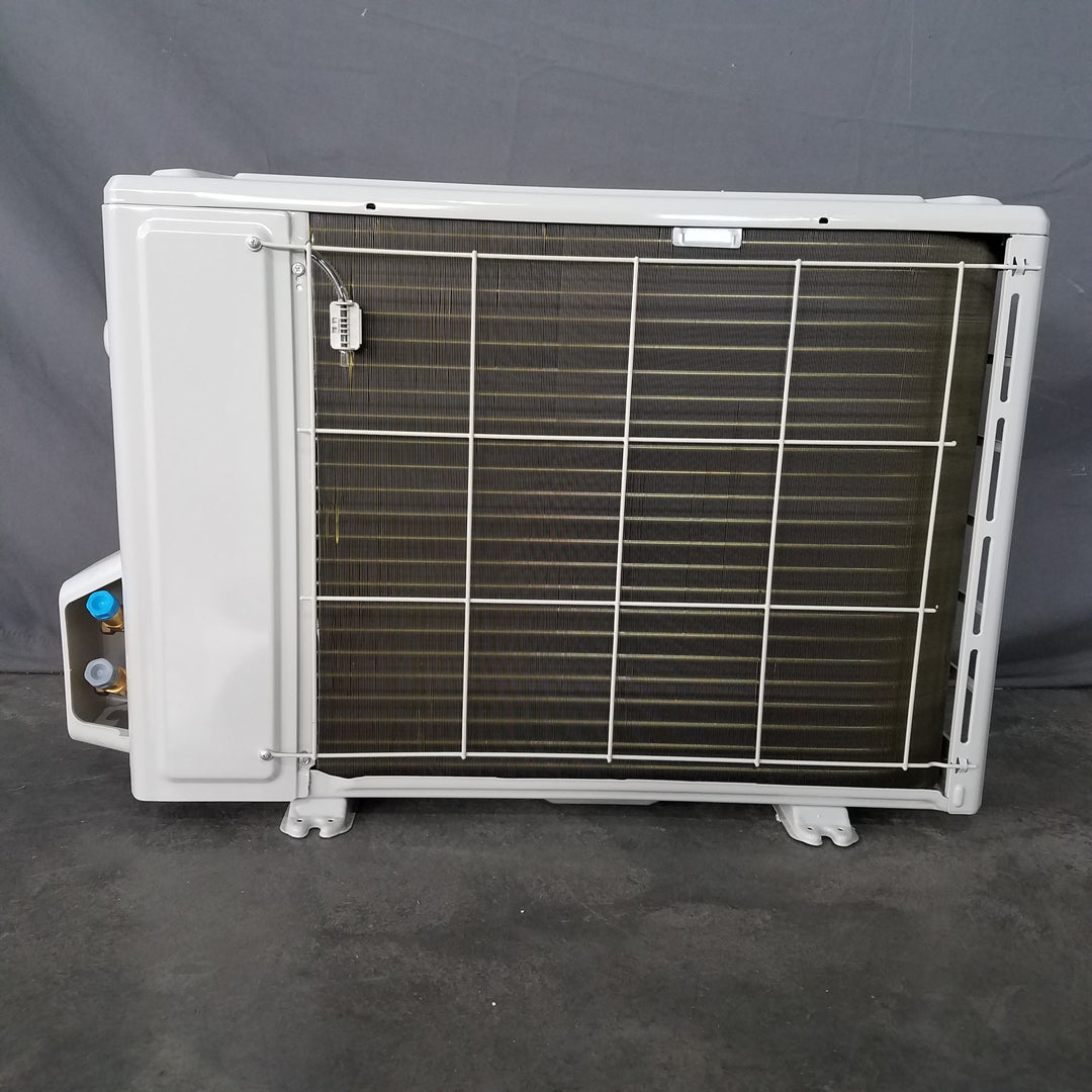 MRCOOL DIY 12k Complete Split System Heat Pump + AC with 25ft line set SCRATCH &amp; DENT